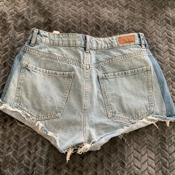 Garage Two Toned Jean Shorts - Picture 4 of 4
